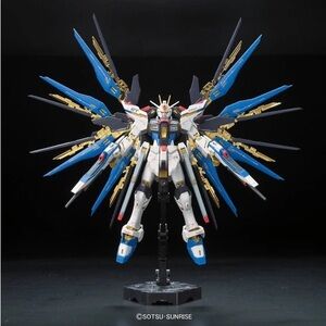 MGEX Mobile Suit Gundam Strike Freedom Gundam Metal Build